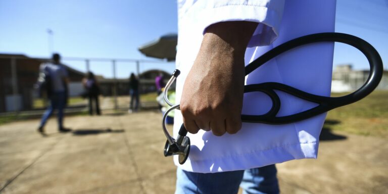Cremerj aponta que a cada 3 dias um médico é agredido no estado do Rio Cremerj aponta que a cada 3 dias um médico é agredido no estado do Rio