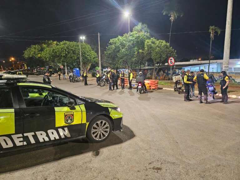 Operação Sossego em Taguatinga flagra oito motocicletas com escapamento irregular Operação Sossego em Taguatinga flagra oito motocicletas com escapamento irregular