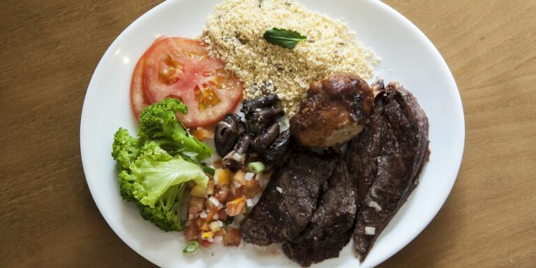 Salada pronta pode ter bactérias causadoras de infecções alimentares Salada pronta pode ter bactérias causadoras de infecções alimentares