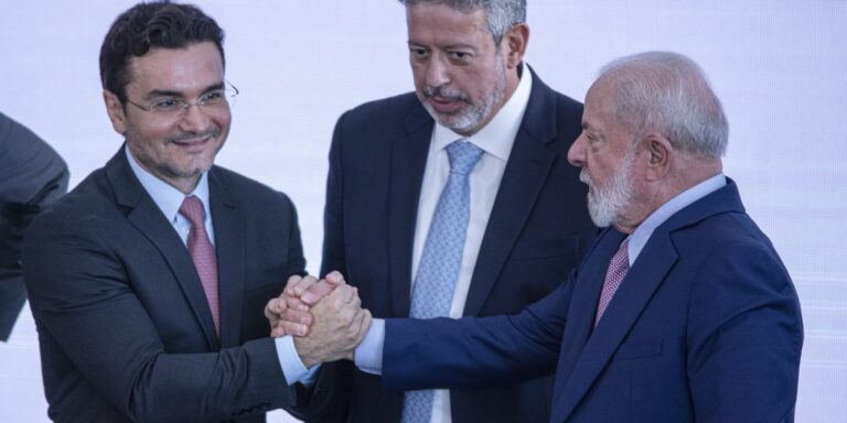 Celso Sabino toma posse como ministro do Turismo