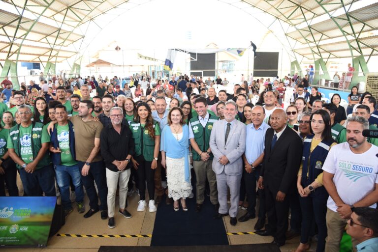 Semana de Regularização Fundiária começa com entrega de 706 títulos no Acre