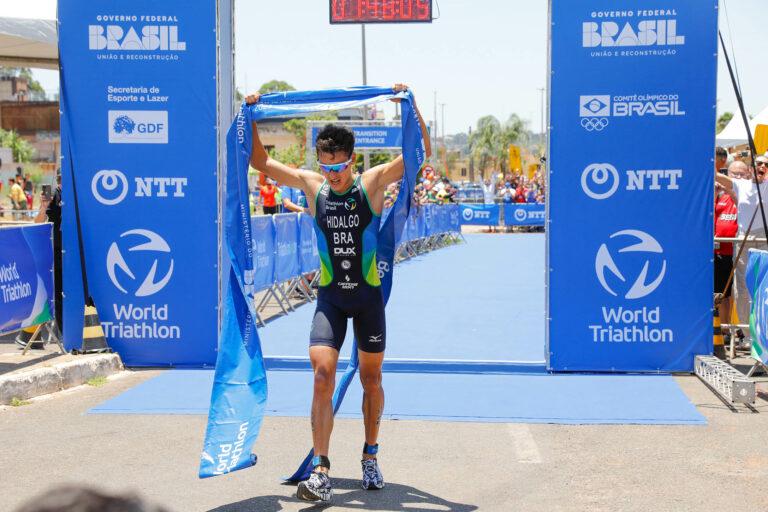 Mais de 80 atletas participam da Copa do Mundo de Triatlo em Brasília Mais de 80 atletas participam da Copa do Mundo de Triatlo em Brasília