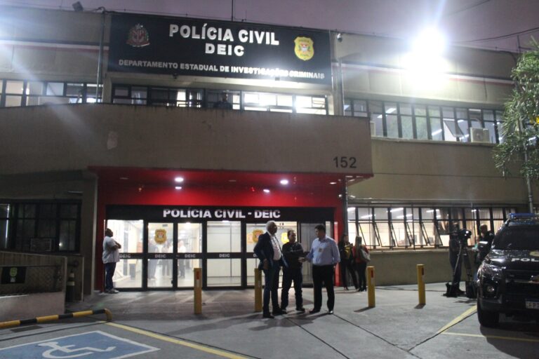 Polícia de SP prende pai e filho suspeitos de dar golpe de R$ 600 milhões Polícia de SP prende pai e filho suspeitos de dar golpe de R$ 600 milhões