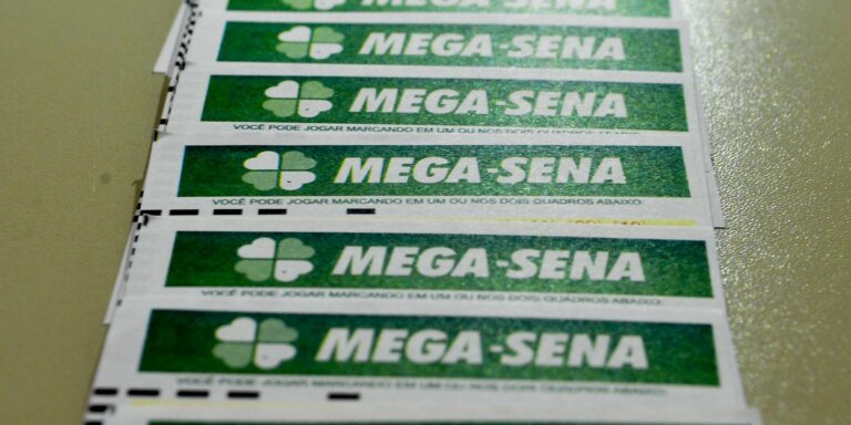 Mega-Sena deve pagar neste sábado prêmio acumulado de R$ 90 milhões Mega-Sena deve pagar neste sábado prêmio acumulado de R$ 90 milhões