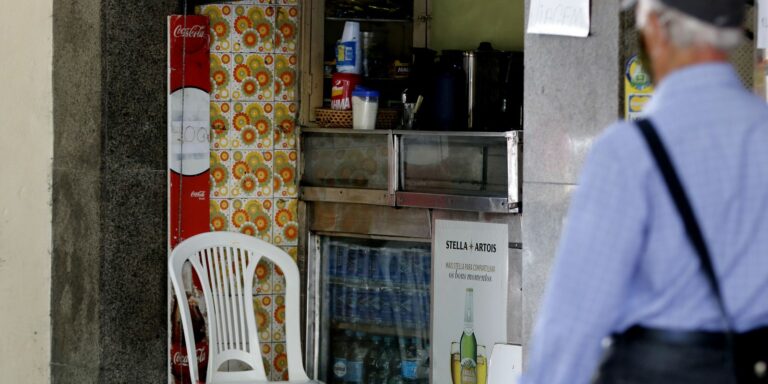 Alcoólicos Anônimos completa 76 anos no Brasil Alcoólicos Anônimos completa 76 anos no Brasil