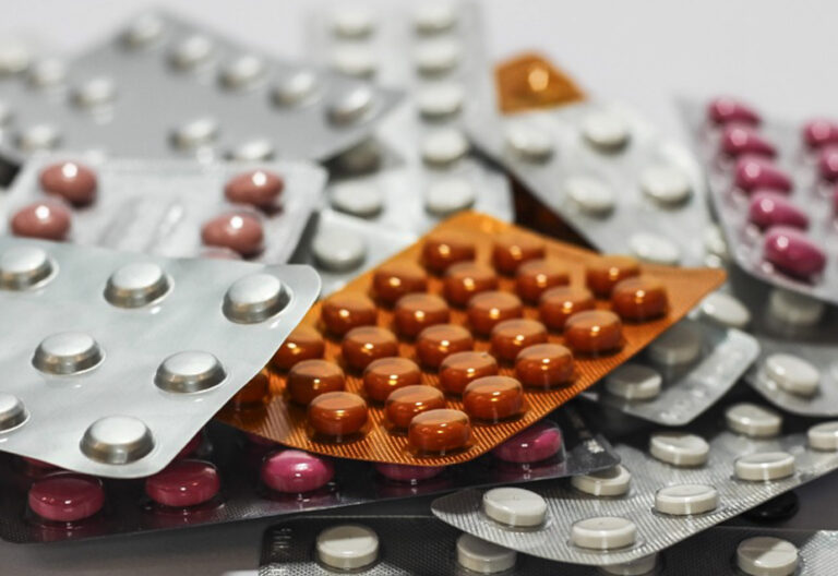 SP cria comitê para desburocratizar compras de medicamentos em 39 unidades de saúde SP cria comitê para desburocratizar compras de medicamentos em 39 unidades de saúde