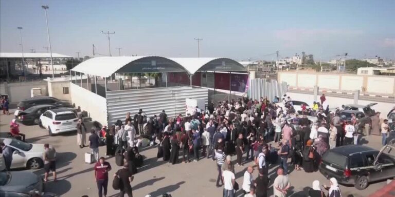 Mais 576 estrangeiros são autorizados a deixar Gaza Mais 576 estrangeiros são autorizados a deixar Gaza