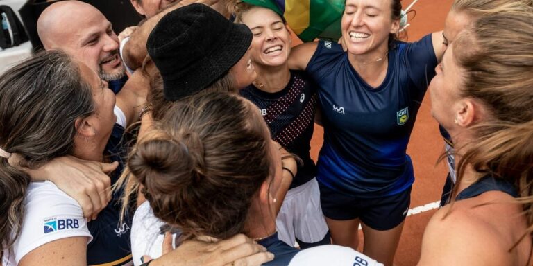 Tênis: Laura Pigossi faz 1º jogo do Brasil no Billie Jean King Cup Tênis: Laura Pigossi faz 1º jogo do Brasil no Billie Jean King Cup