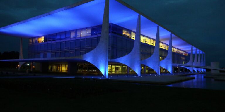 Campanha Novembro Azul alerta para perigo de doenças urológicas Campanha Novembro Azul alerta para perigo de doenças urológicas